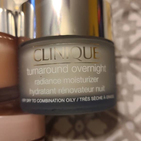 Beauty Items - Picture 6 of 7